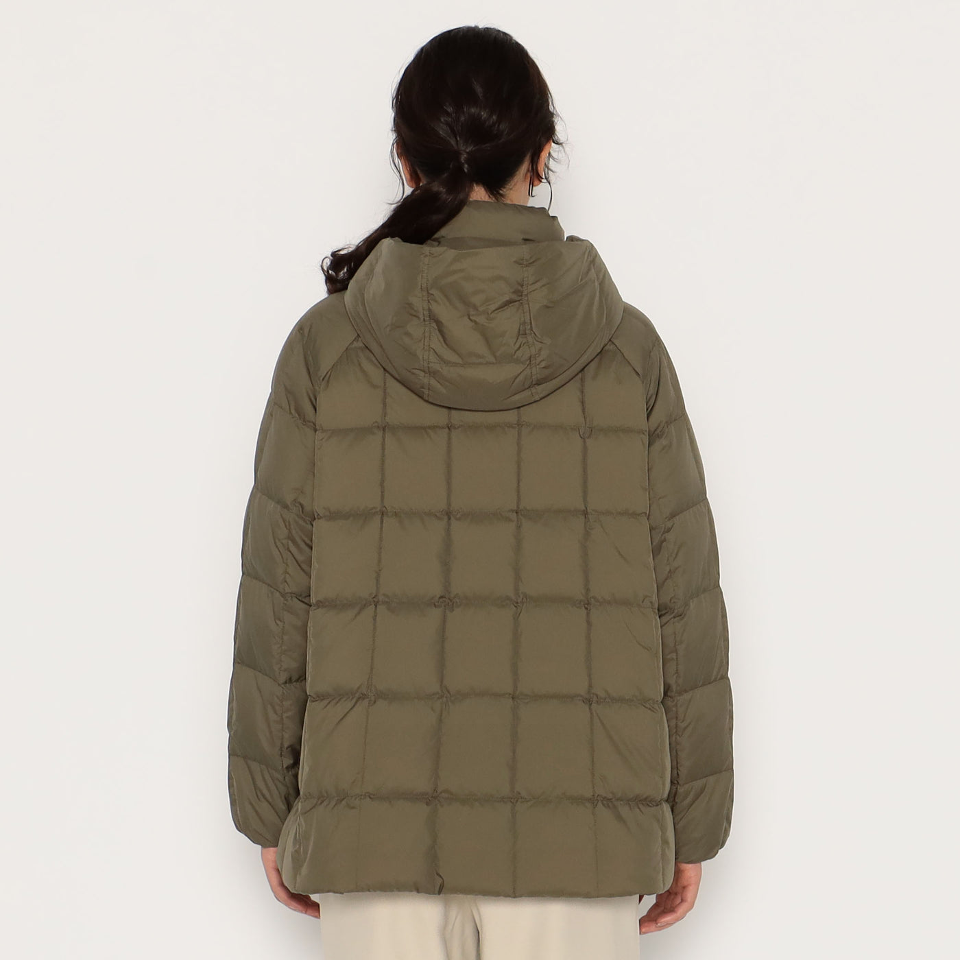 WOMEN'S NYLON TAFFETA SQUARE QUILTED DOWN JACKET