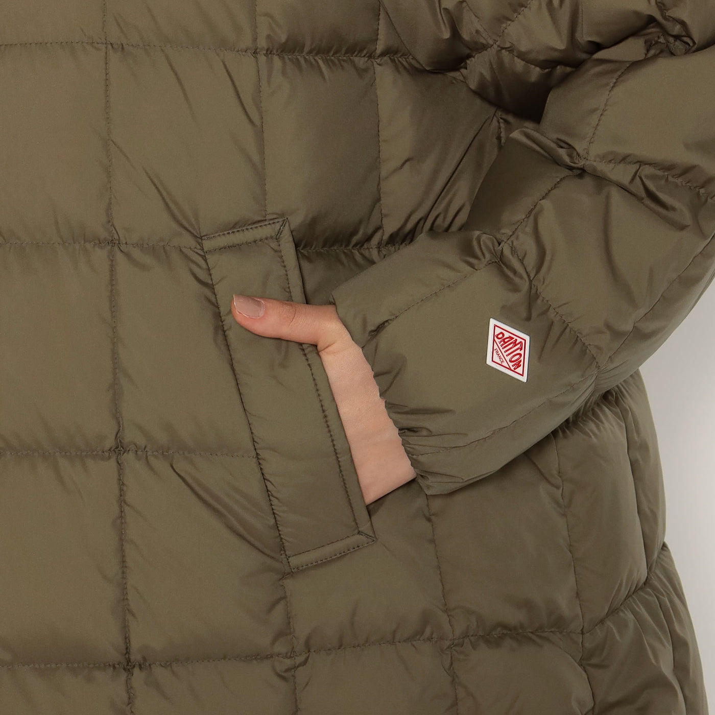 WOMEN'S NYLON TAFFETA SQUARE QUILTED DOWN JACKET