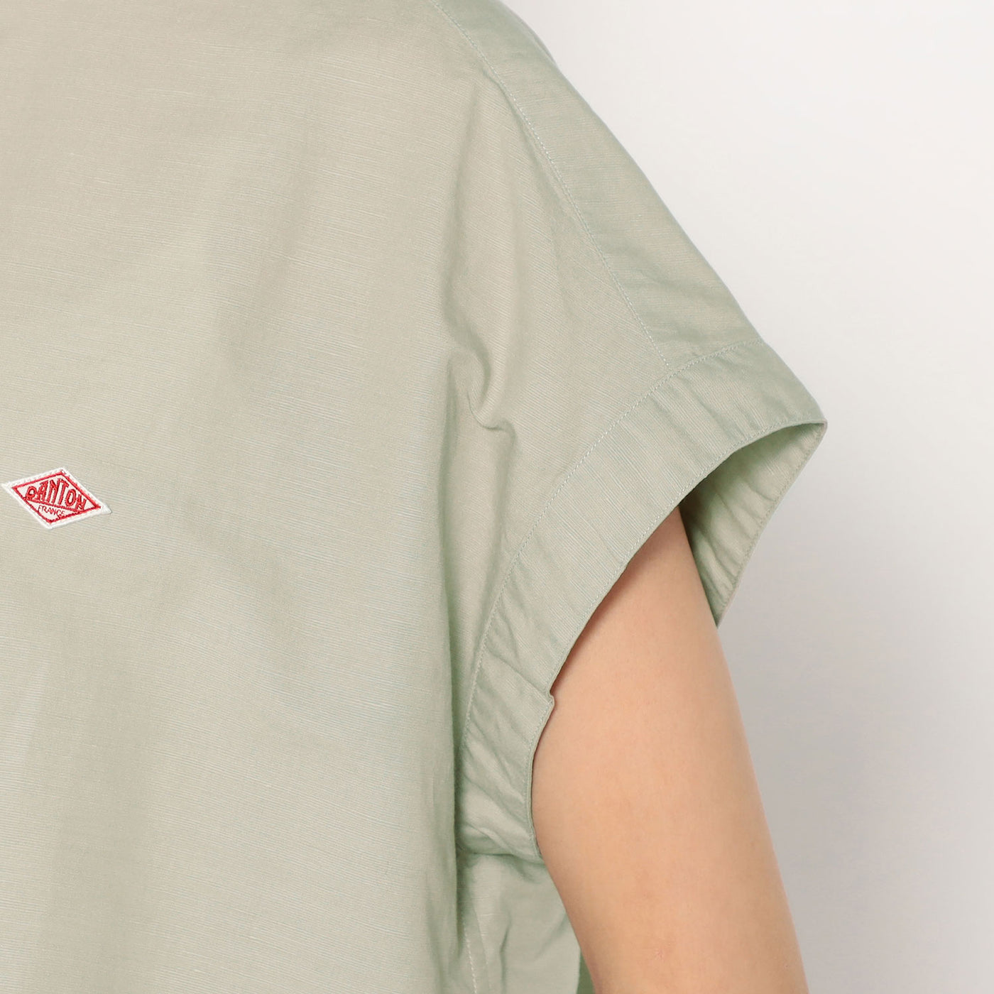 WOMEN'S COTTON LINEN SLUB SLEEVELESS SHIRT