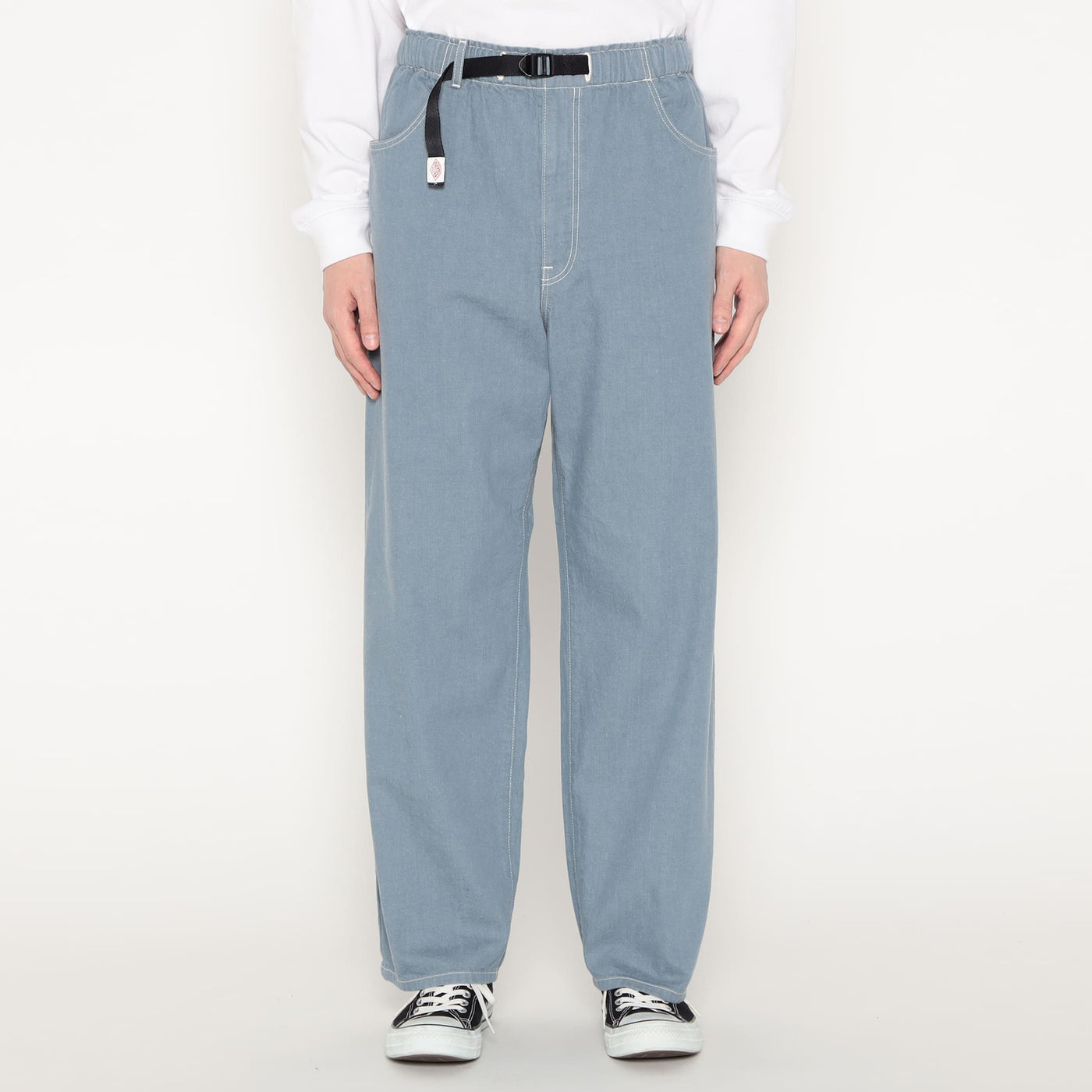 MEN'S COLOR DENIM BELTED EASY PANTS