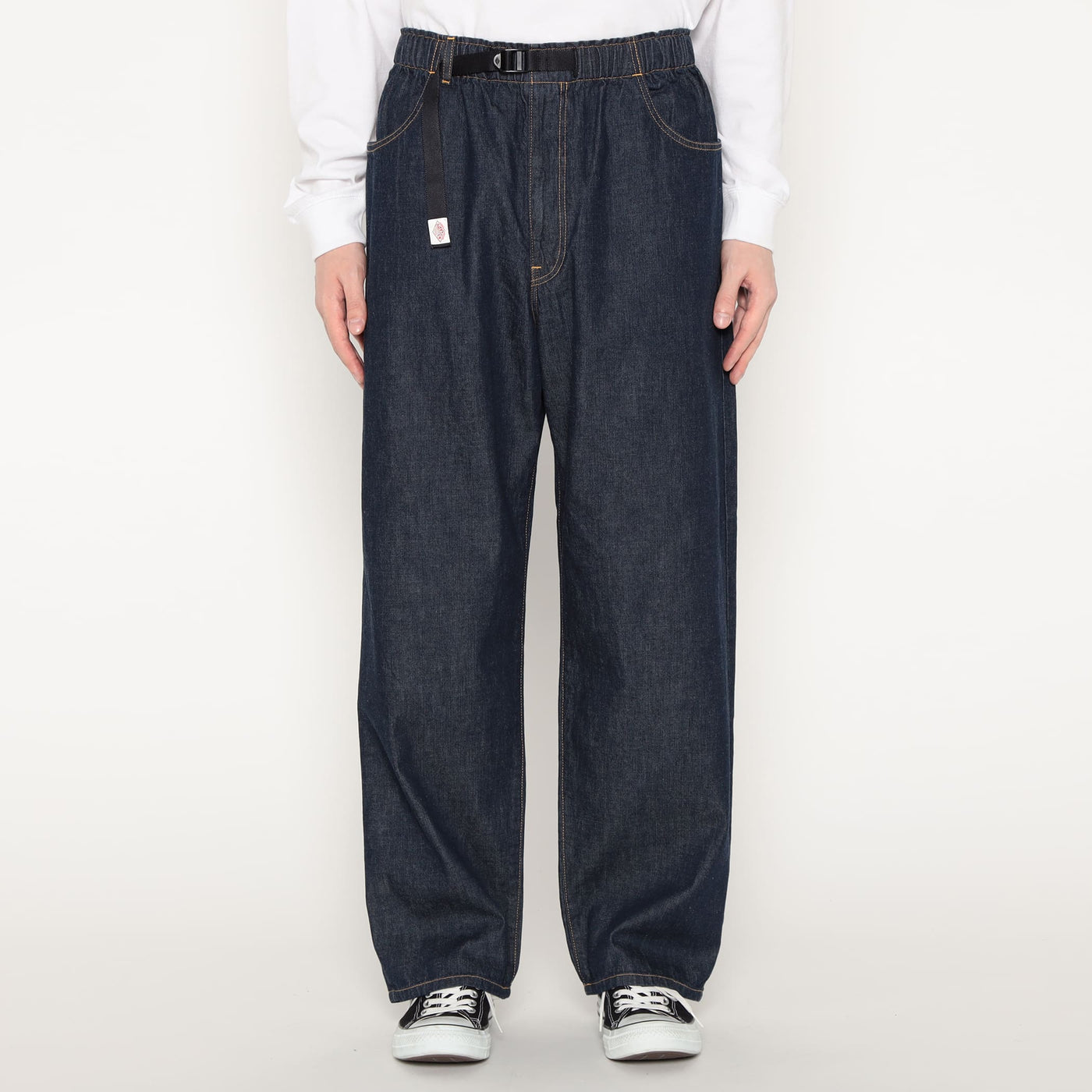 MEN'S COLOR DENIM BELTED EASY PANTS