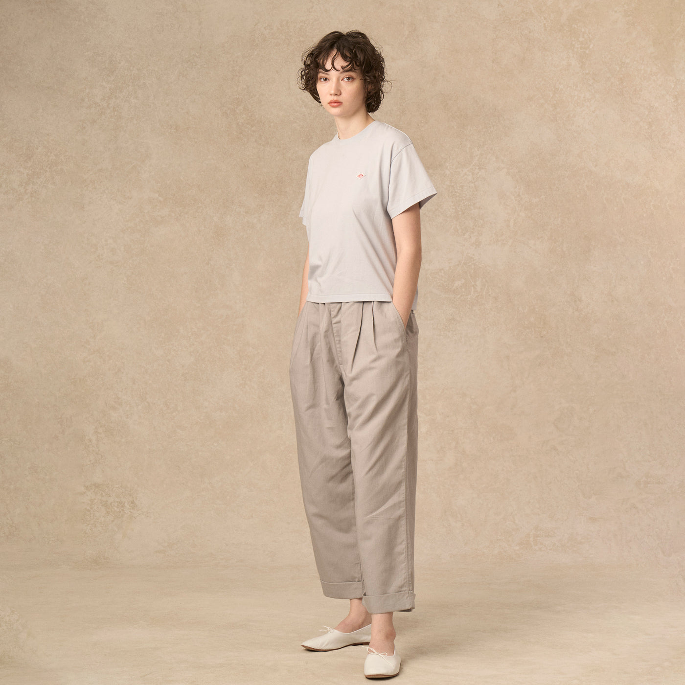 WOMEN'S SHORT SLEEVE SEMI CROP T-SHIRT PLAIN